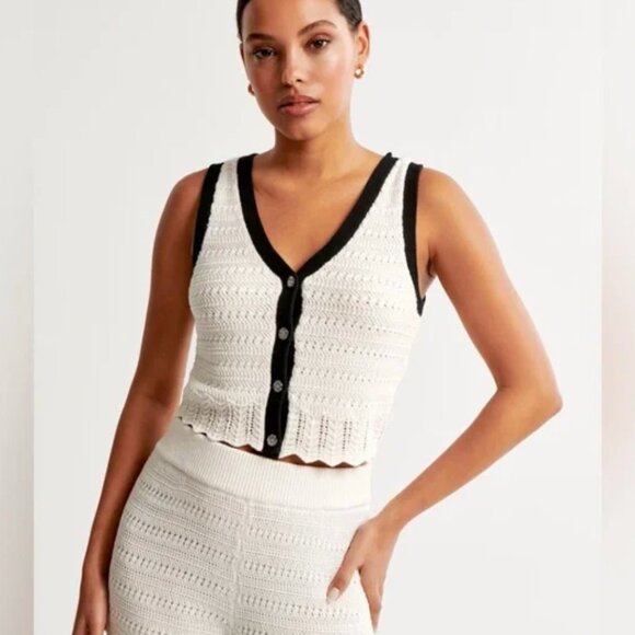 Abercrombie & Fitch A&F Crochet-Style Sweater Vest Cream - Picture 2 of 8